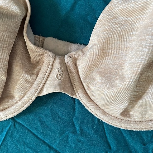 Victoria Secret UNLINED, underwire semi Demi silky smooth bra, 34D - Picture 2 of 9